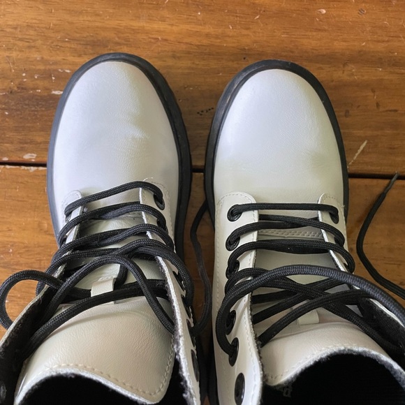 Dr Doc Martens LUANA White Air Wair Ankle Combat Boots Sz 38 7 Shoes - Picture 8 of 8